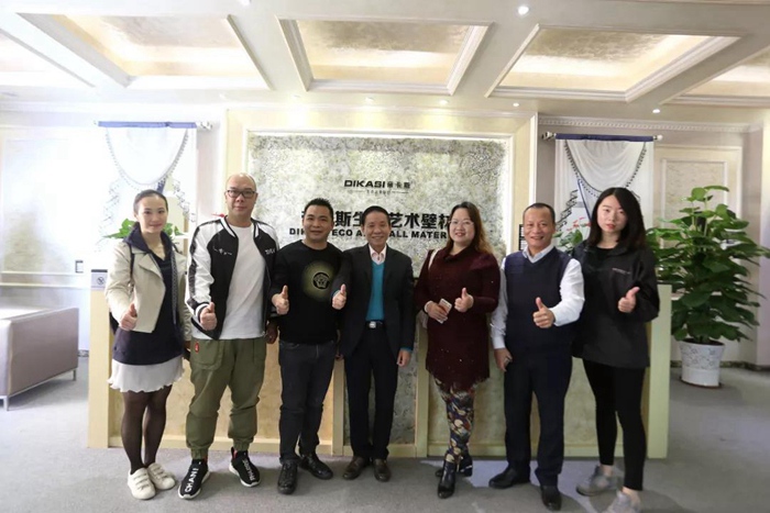 熱烈歡迎順德涂料商會(huì)老會(huì)長(zhǎng)胡景釗、順德設(shè)計(jì)師協(xié)會(huì)會(huì)長(zhǎng)吳秋紅蒞臨帝卡斯參觀指導(dǎo)工作！